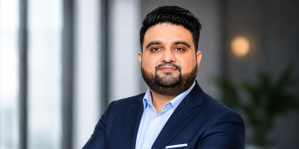 Mr. Dhiren Raval - MBA in Marketing, 15+ Years MNC Experience